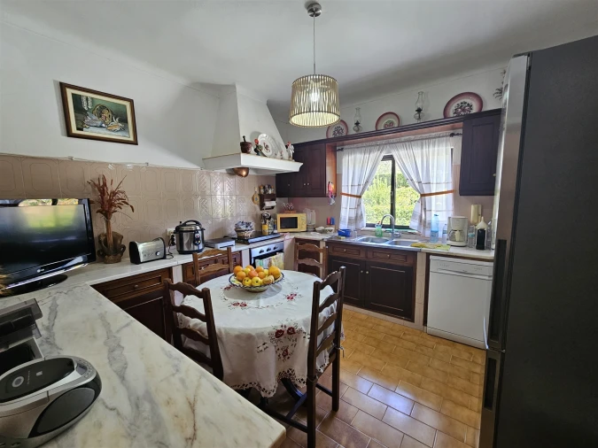 Moradia T0 para Venda em Santa Barbara de Nexe Foto 9