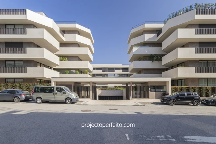 Apartamento T4 para Venda em Santa Maria da Feira, Travanca, Sanfins e Espargo Foto 1