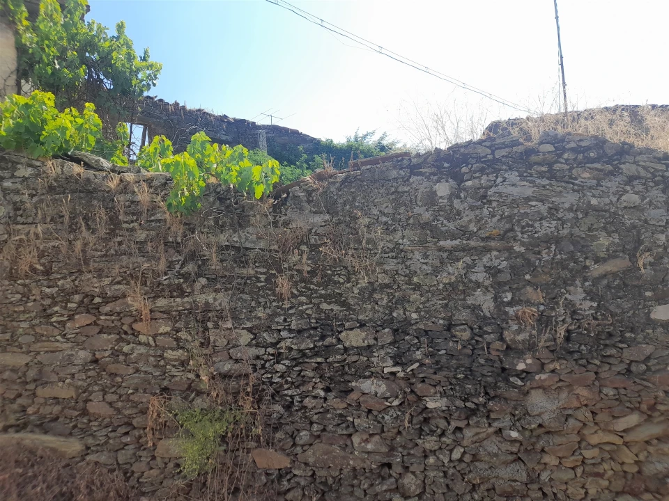 Moradia T0 para Venda em Cebolais de Cima e Retaxo Foto 5