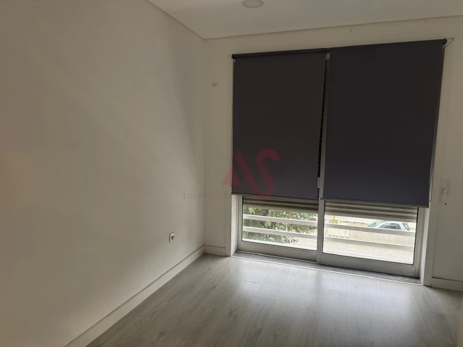 Escritório para Venda em Vila Cova da Lixa e Borba de Godim Foto 5