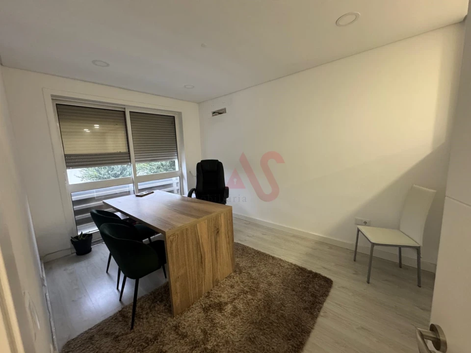 Escritório para Venda em Vila Cova da Lixa e Borba de Godim Foto 3