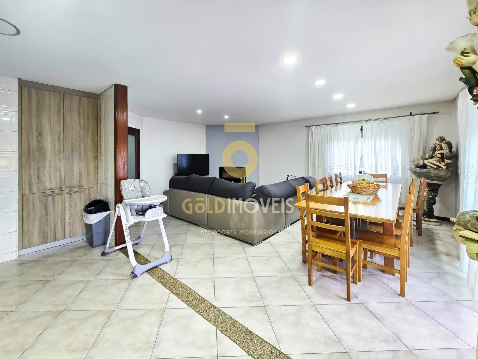 Apartamento T3 para Venda em Lourosa Foto 2