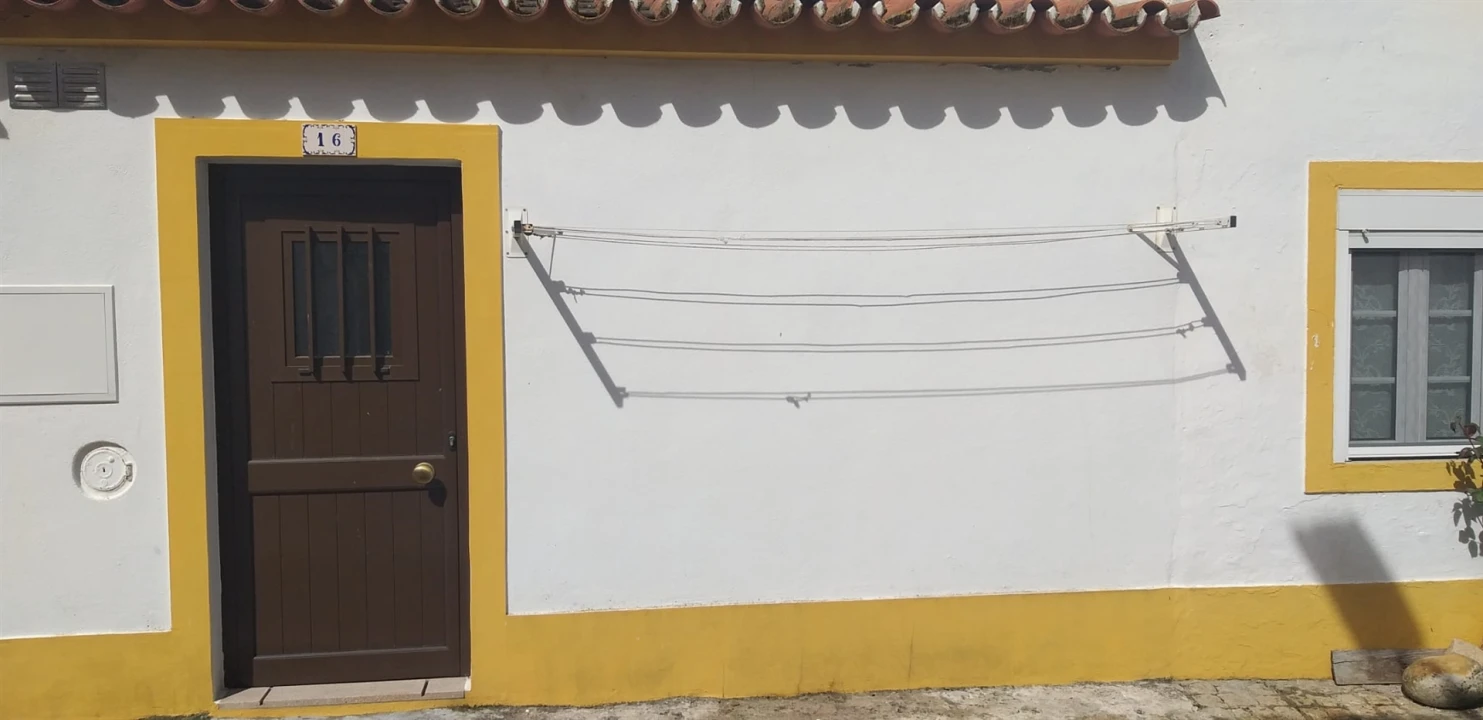 Moradia T1 para Venda em Nossa Senhora da Graça de Povoa e Meadas Foto 1