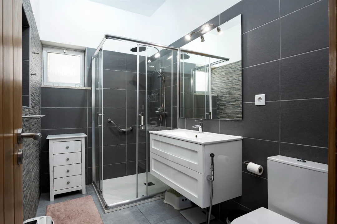 Apartamento T3 para Venda em Quarteira Foto 33