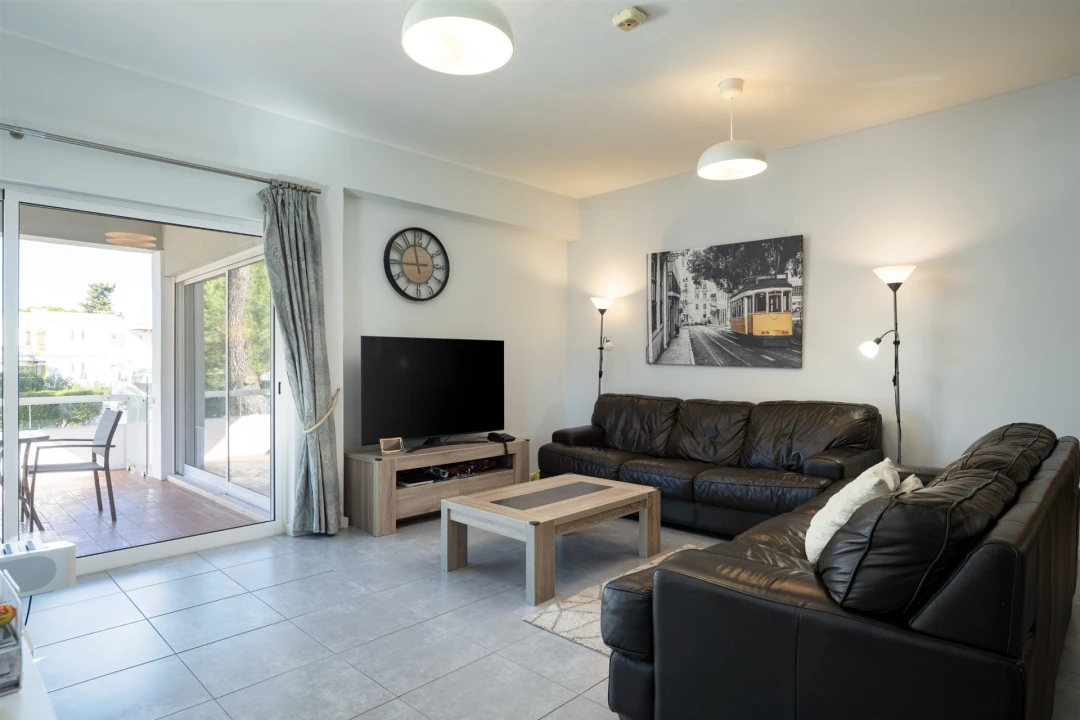 Apartamento T3 para Venda em Quarteira Foto 8