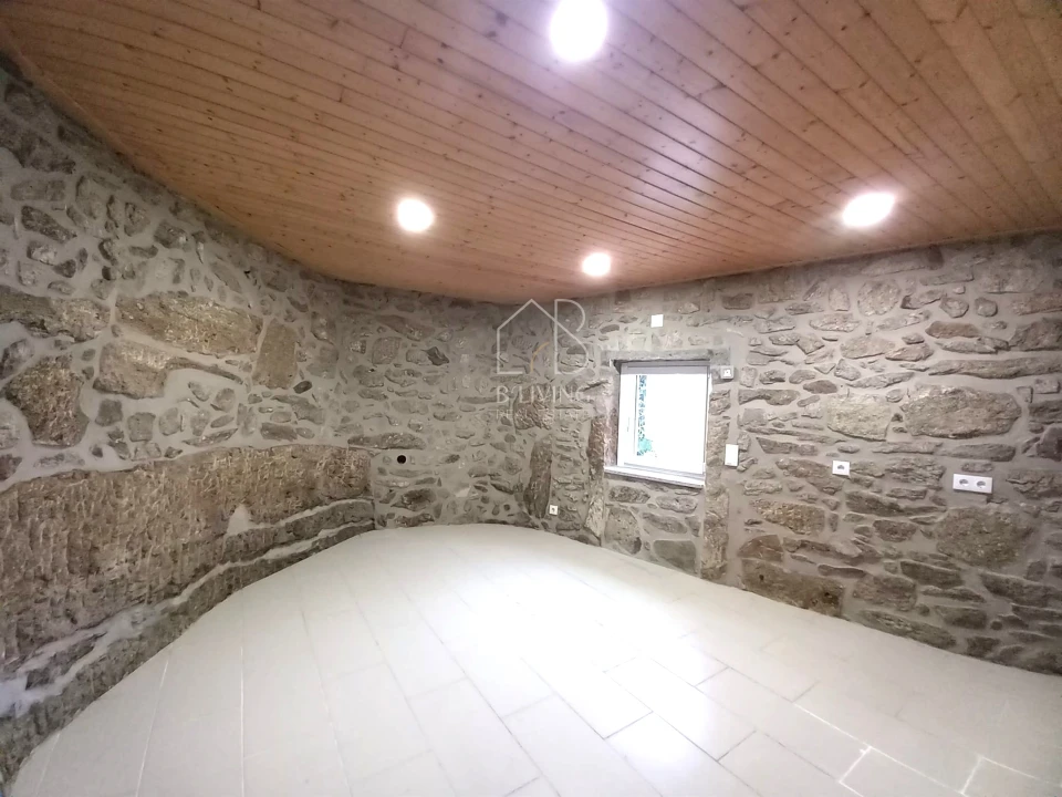 Moradia T3 para Venda em Sabariz Foto 24