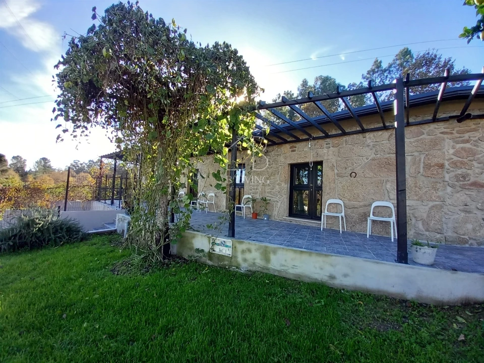 Moradia T3 para Venda em Sabariz Foto 3