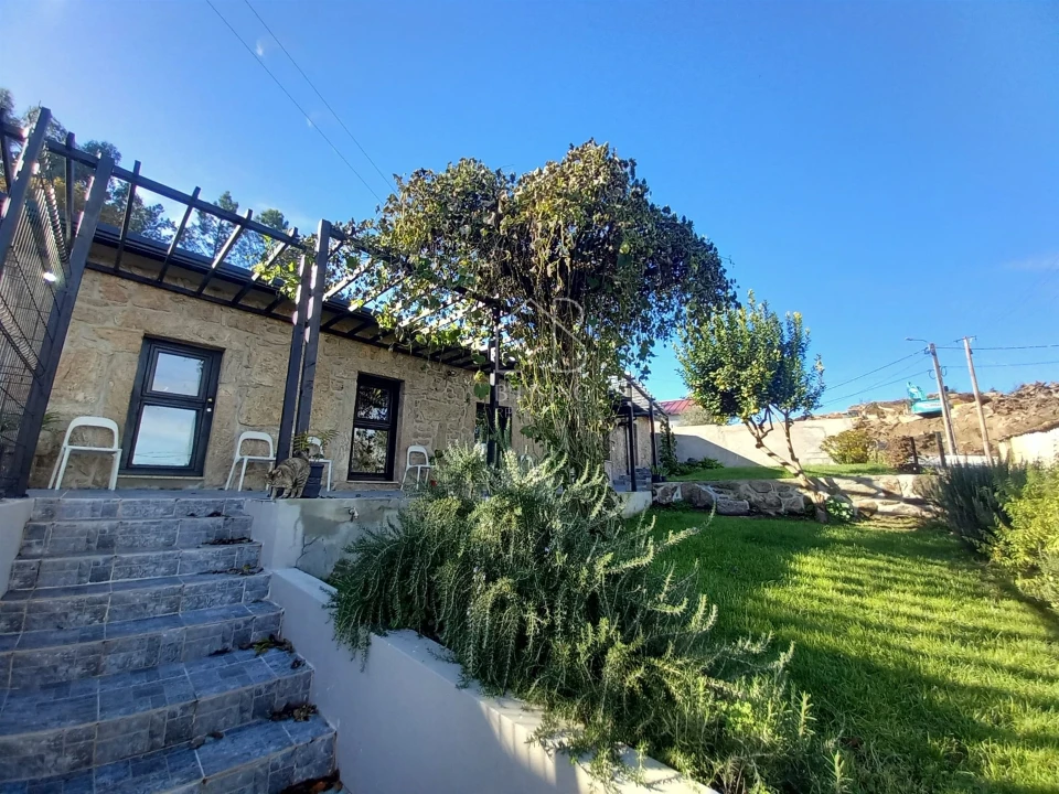 Moradia T3 para Venda em Sabariz Foto 4