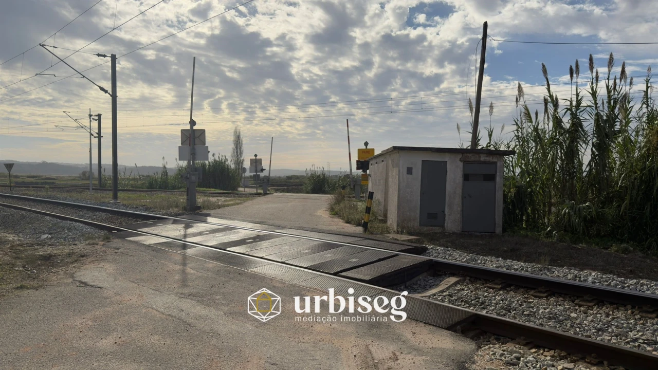 Moradia T10 para Venda em Samuel Foto 14