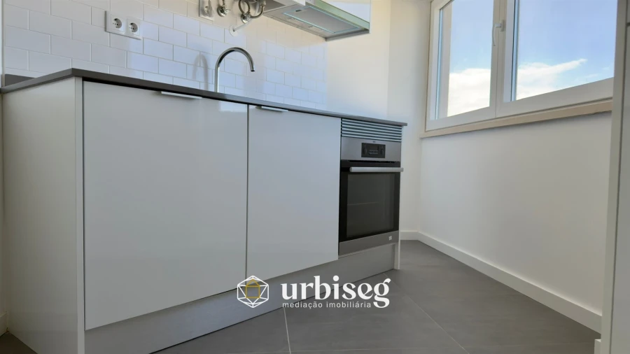 Apartamento T1 para Venda em Buarcos Foto 8