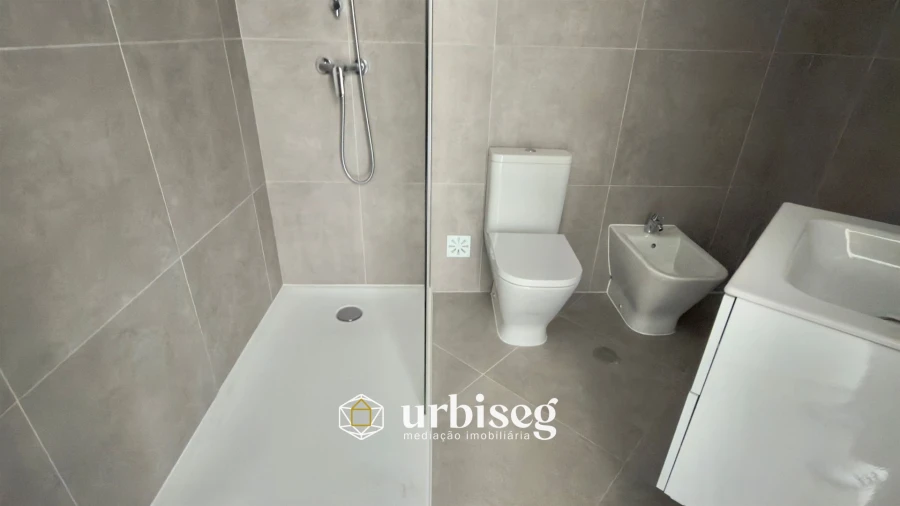 Apartamento T1 para Venda em Buarcos Foto 19