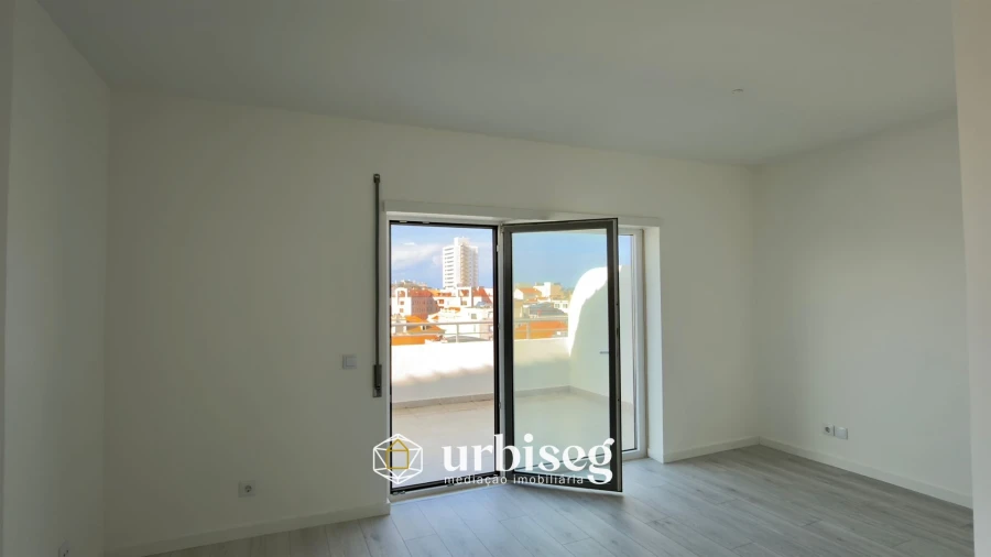 Apartamento T1 para Venda em Buarcos Foto 15