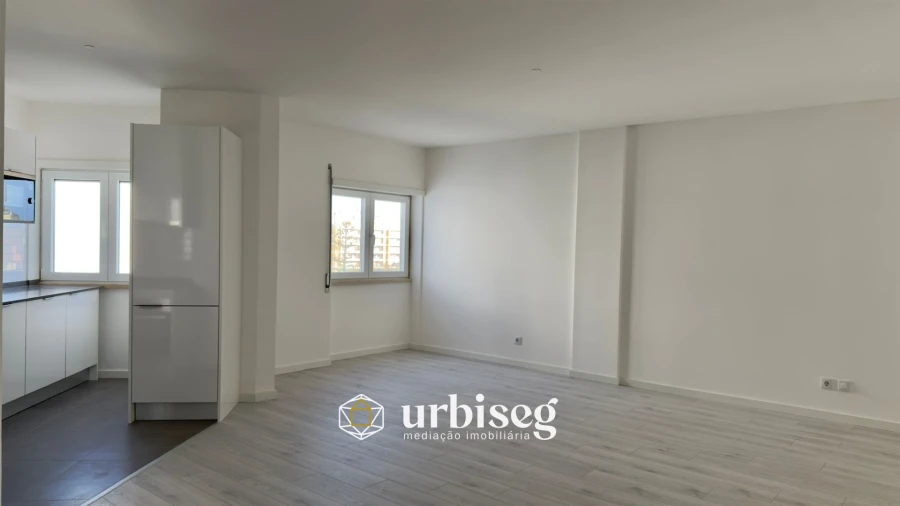 Apartamento T1 para Venda em Buarcos Foto 10