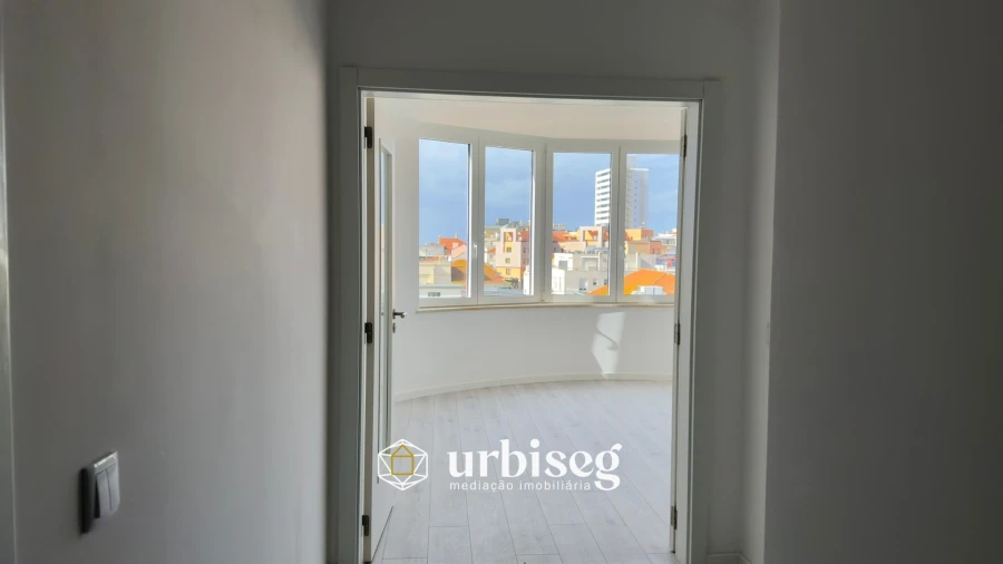 Apartamento T1 para Venda em Buarcos Foto 17