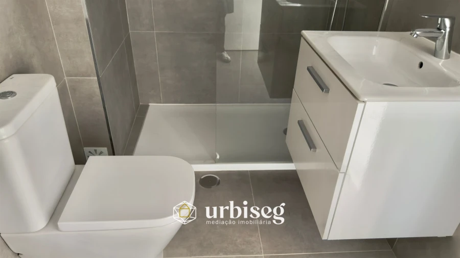 Apartamento T1 para Venda em Buarcos Foto 20