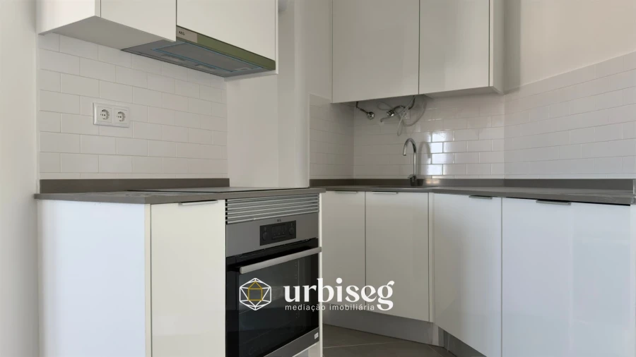 Apartamento T1 para Venda em Buarcos Foto 9
