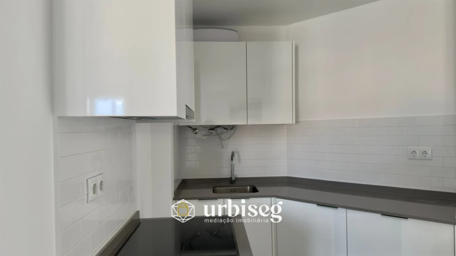Apartamento T1 para Venda em Buarcos Foto 14