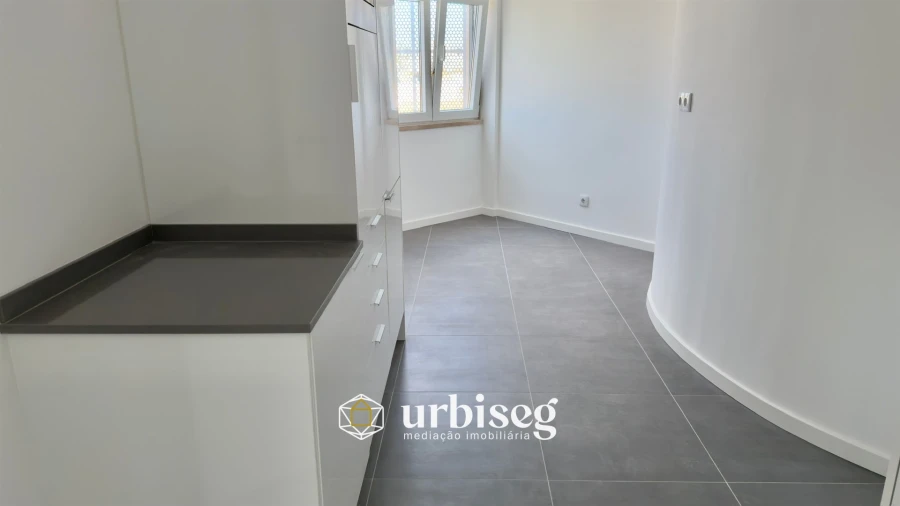 Apartamento T1 para Venda em Buarcos Foto 10