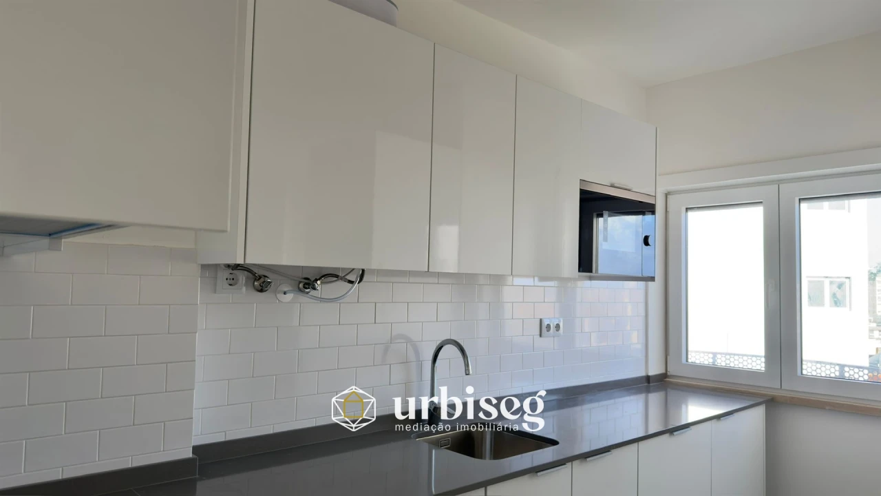 Apartamento T1 para Venda em Buarcos Foto 6