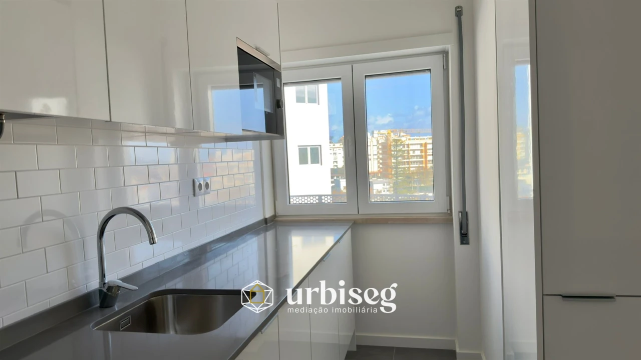 Apartamento T1 para Venda em Buarcos Foto 8