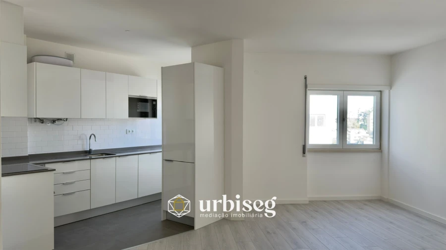 Apartamento T1 para Venda em Buarcos Foto 1