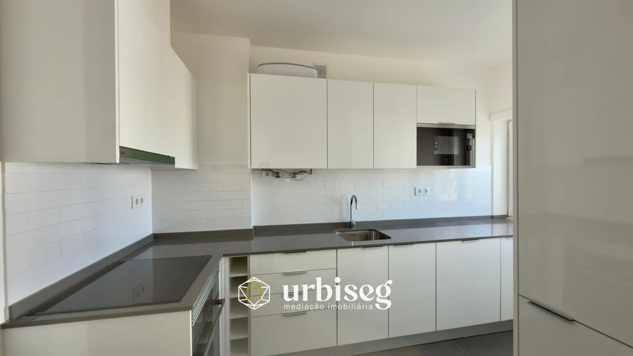 Apartamento T1 para Venda em Buarcos Foto 7