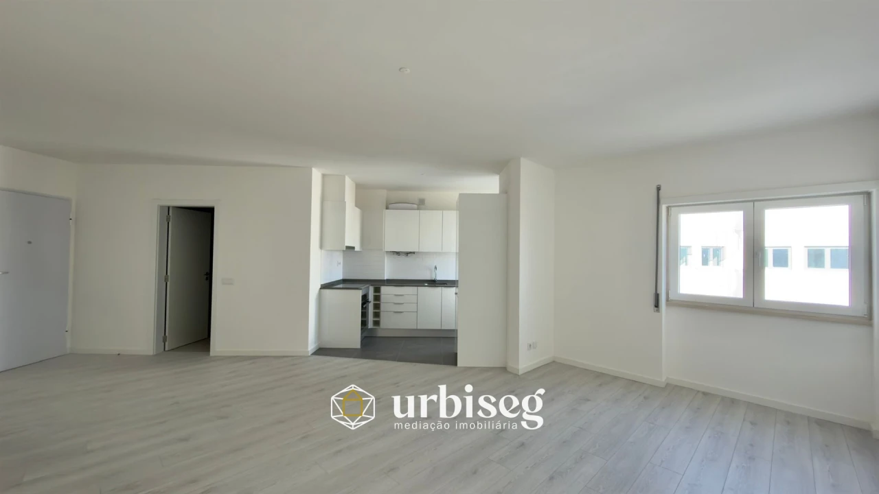 Apartamento T1 para Venda em Buarcos Foto 1