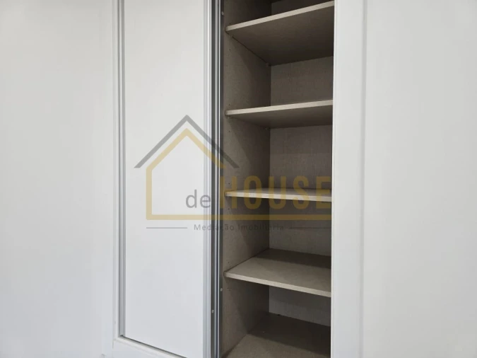 Moradia T3 para Venda em Miragaia e Marteleira Foto 11