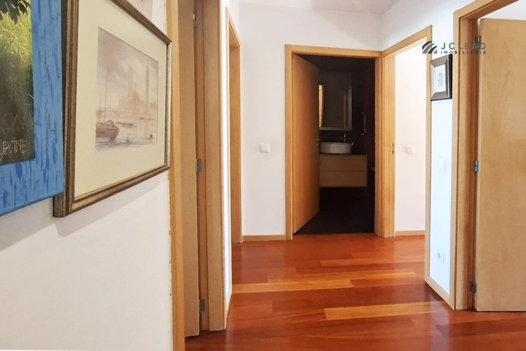 Apartamento T4 para Venda em Paredes Foto 14