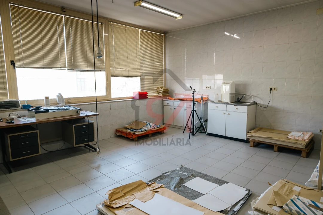 Armazém para Venda em Freamunde Foto 12