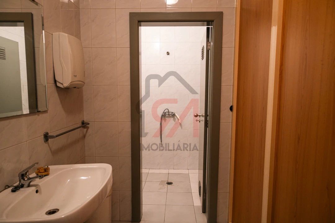 Armazém para Venda em Freamunde Foto 19