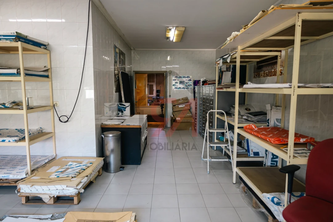 Armazém para Venda em Freamunde Foto 16