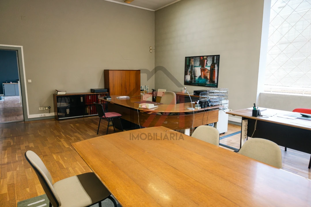 Armazém para Venda em Freamunde Foto 48