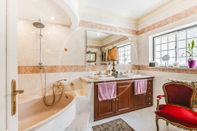 Moradia T4 para Venda em Sesimbra (Castelo)