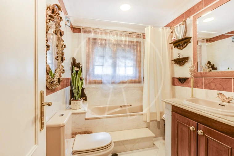 Moradia T4 para Venda em Sesimbra (Castelo) Foto 13