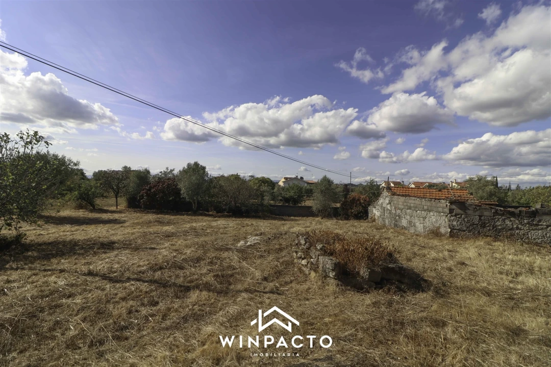 Moradia T3 para Venda em Lapa do Lobo Foto 6