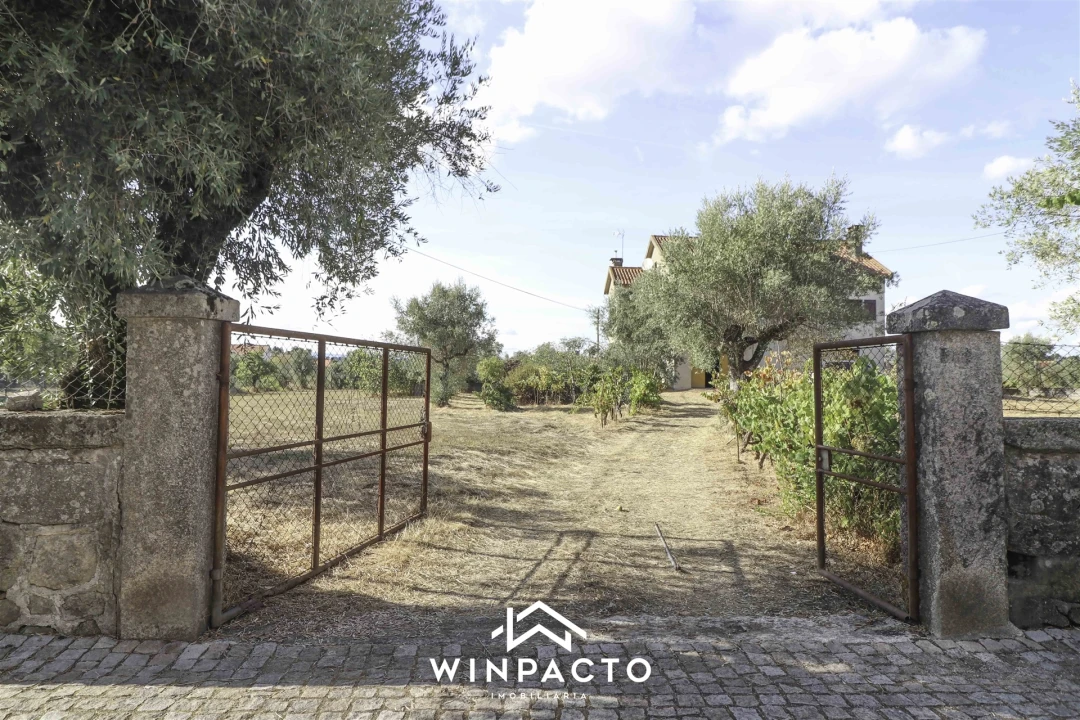 Moradia T3 para Venda em Lapa do Lobo Foto 19