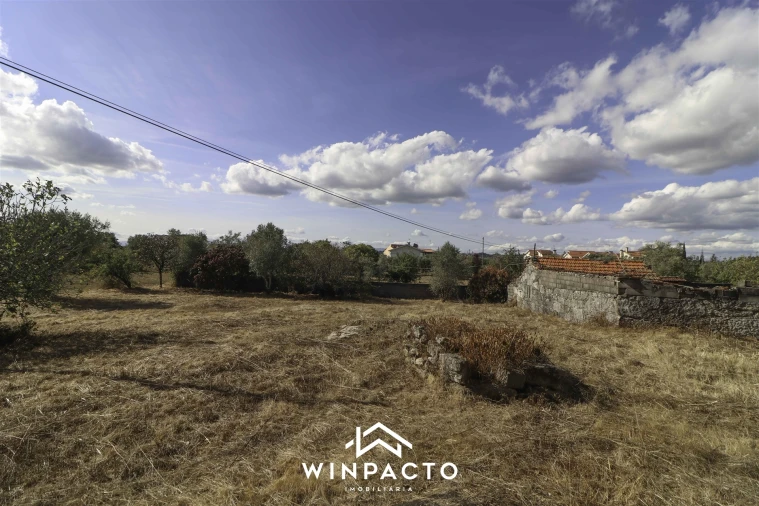 Moradia T3 para Venda em Lapa do Lobo Foto 6