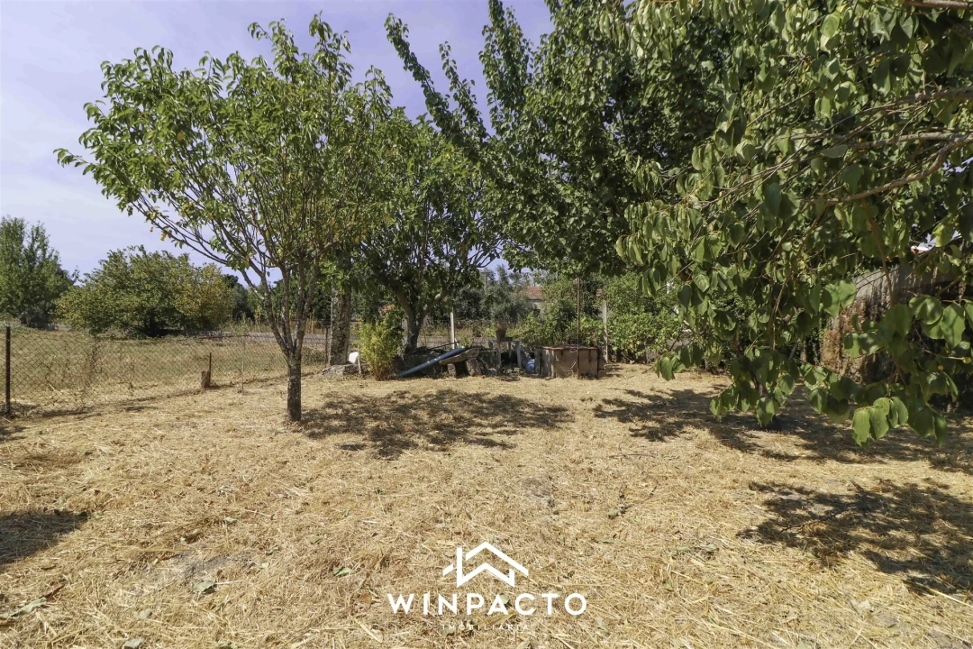 Moradia T3 para Venda em Lapa do Lobo Foto 26