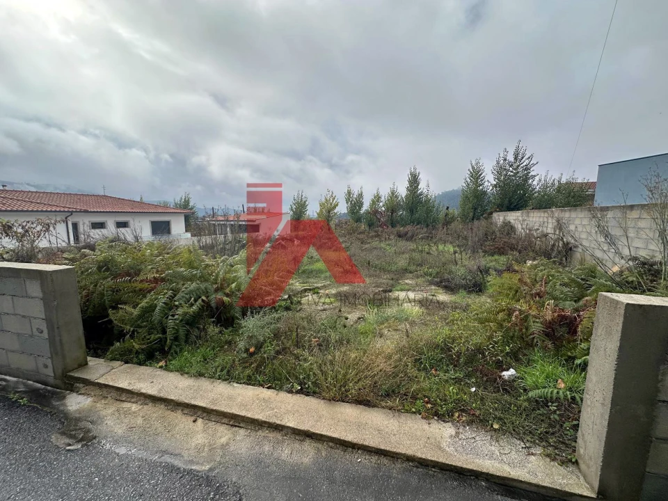 Terreno para Venda em Campos e Louredo Foto 2