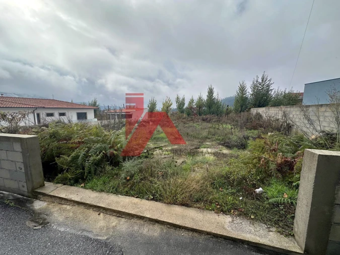 Terreno para Venda em Campos e Louredo Foto 2