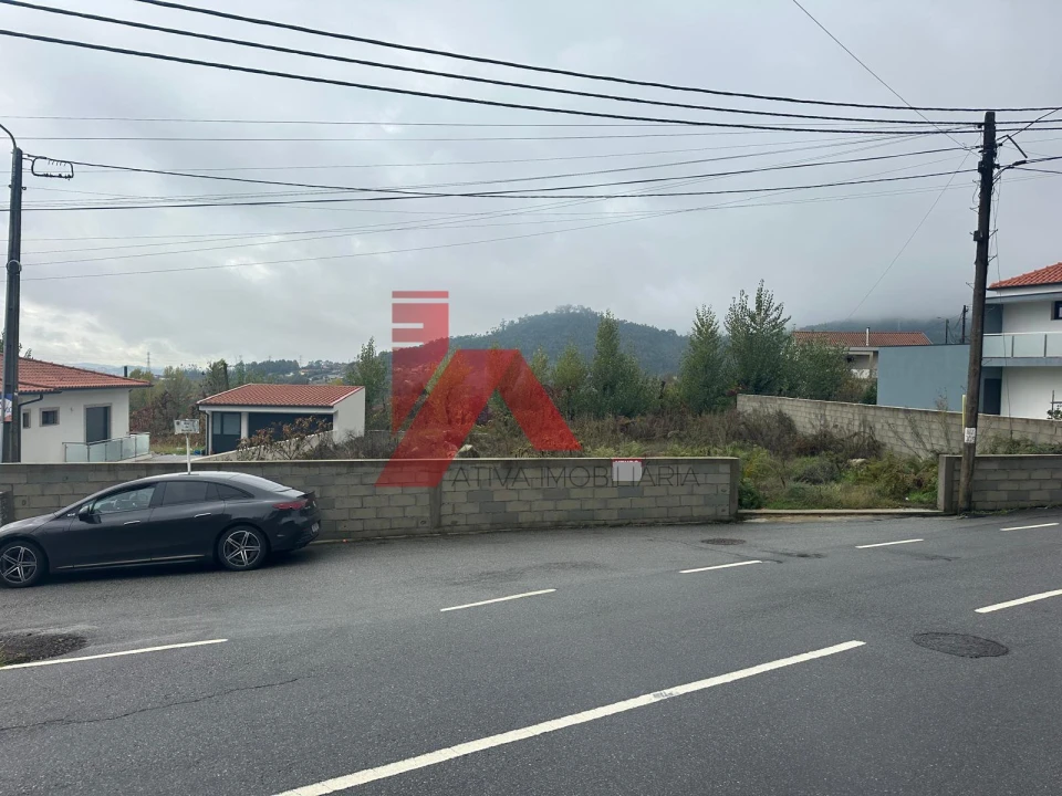 Terreno para Venda em Campos e Louredo Foto 3