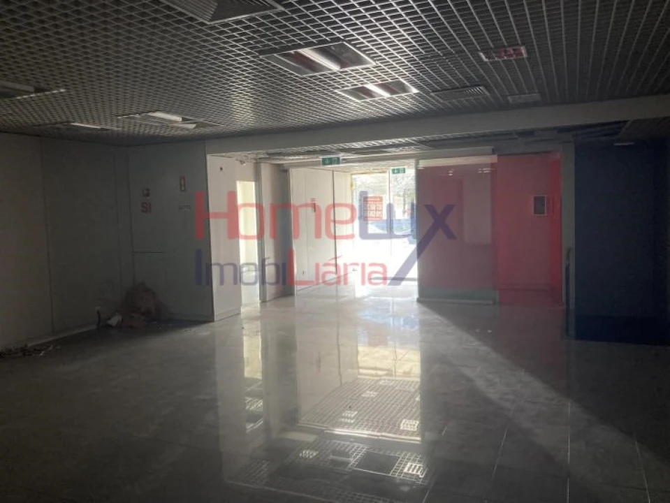 Loja para Venda em Cidade da Maia Foto 7