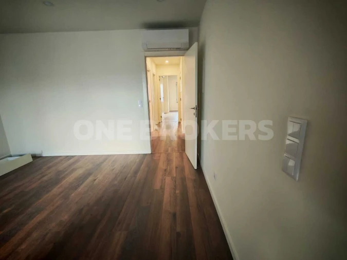 Apartamento T4 para Venda em Algueirão-Mem Martins Foto 11