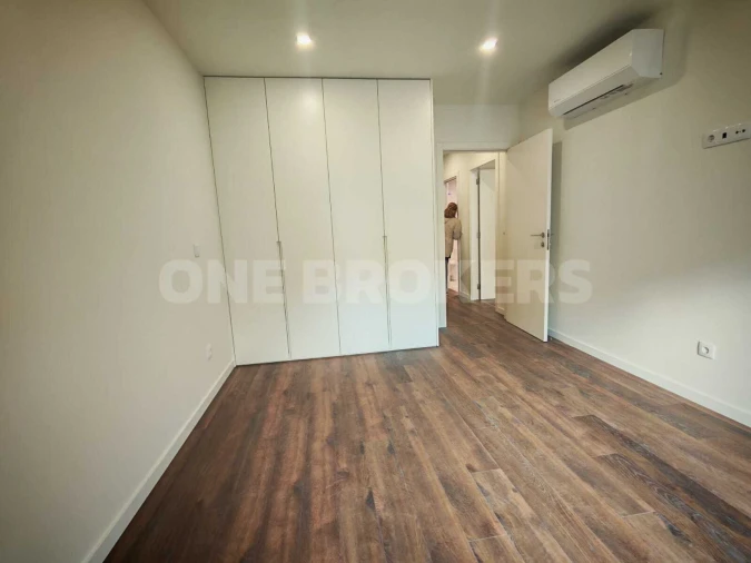 Apartamento T4 para Venda em Algueirão-Mem Martins Foto 8