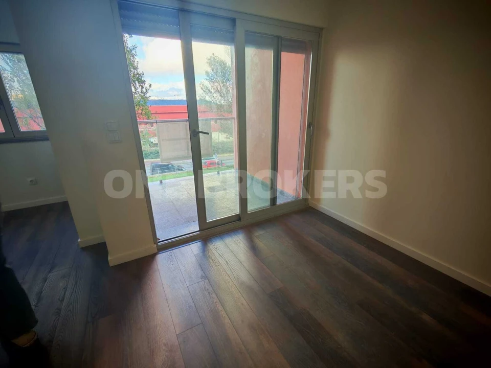 Apartamento T4 para Venda em Algueirão-Mem Martins Foto 12