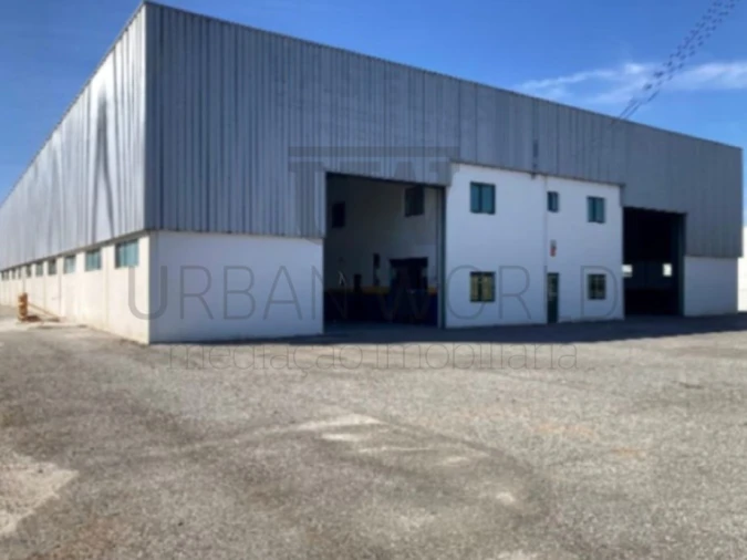 Armazém para Venda em Malagueira e Horta das Figueiras Foto 1