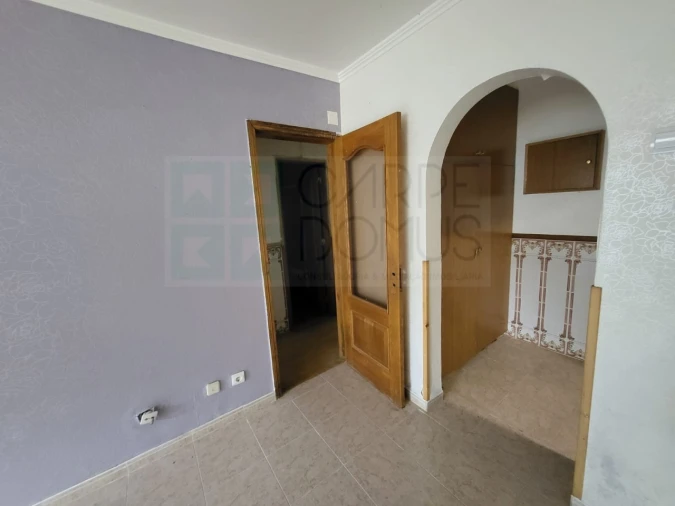 Apartamento T2 para Venda em Benfica Foto 2