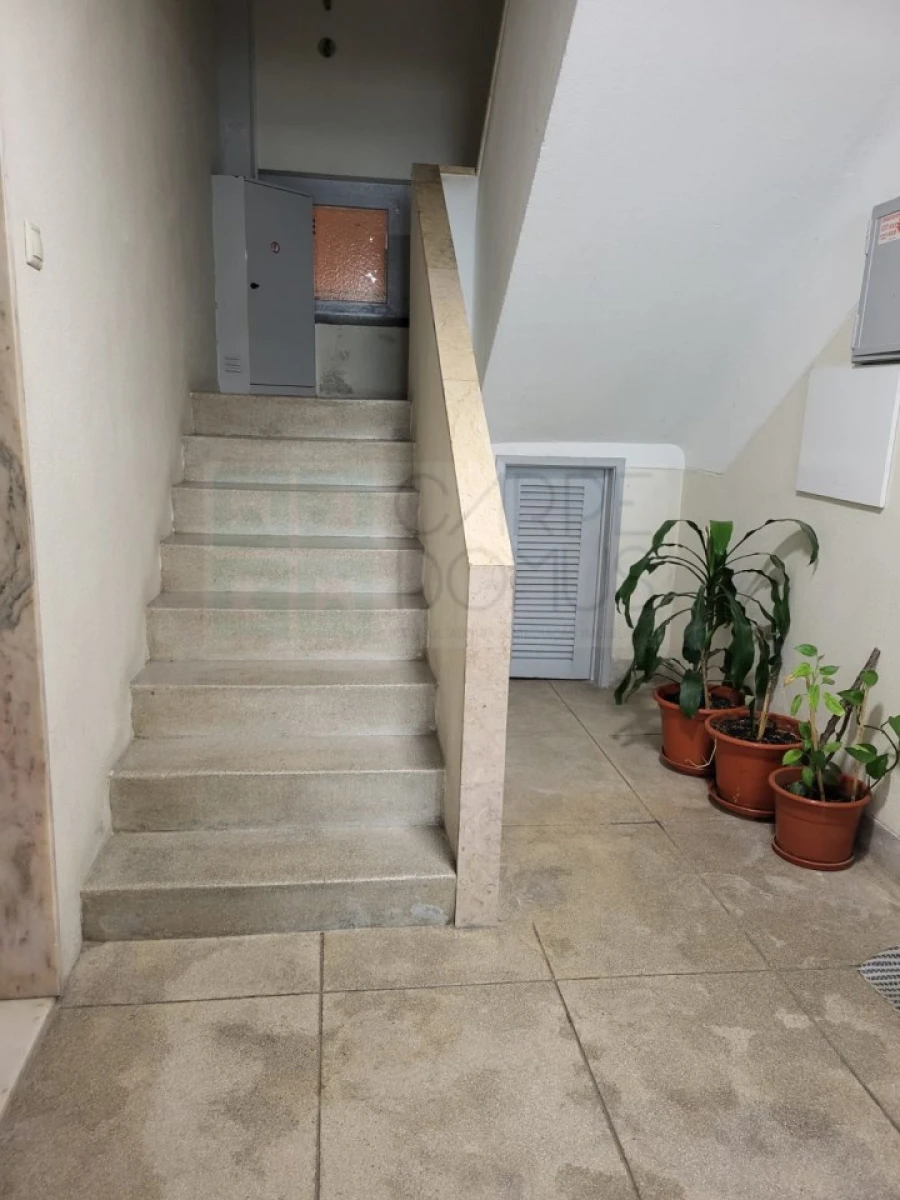 Apartamento T2 para Venda em Benfica Foto 11