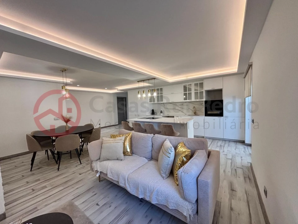 Apartamento T3 para Venda em Quelfes Foto 1